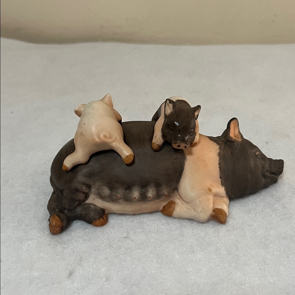 Enesco 1986 Vintage Porcelain Pig Mama Sow With Baby Piglets Figurine - Picture 7 of 11